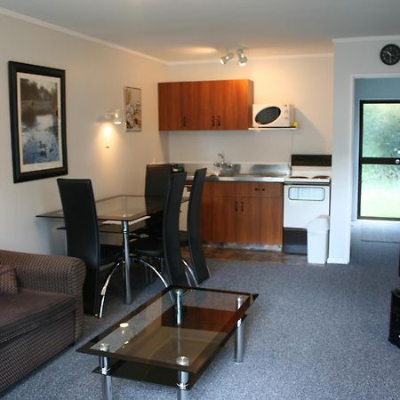 Awatea Park Motel Palmerston North Extérieur photo