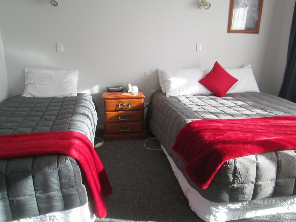 Awatea Park Motel Palmerston North Extérieur photo